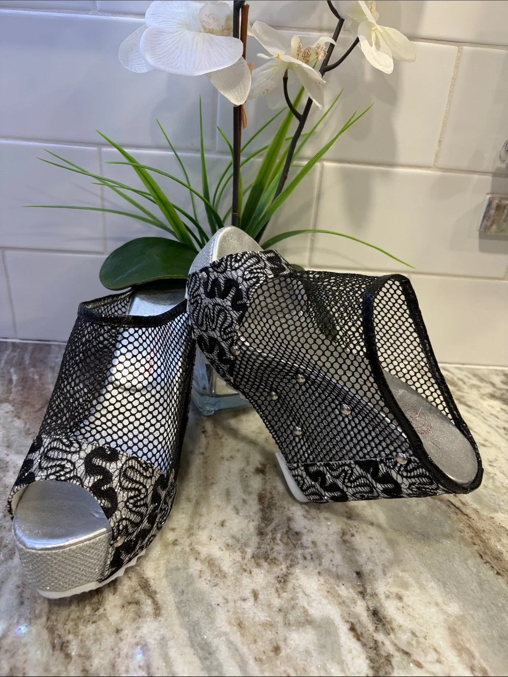 Black and Silver Mesh Wedge…Perfect for party, festival, costume